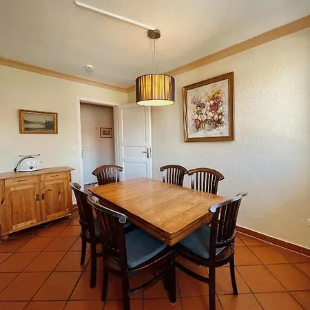 Josephine Apartment *