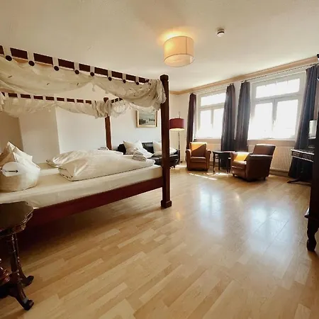 Josephine Apartment *
