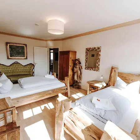 Josephine Apartment